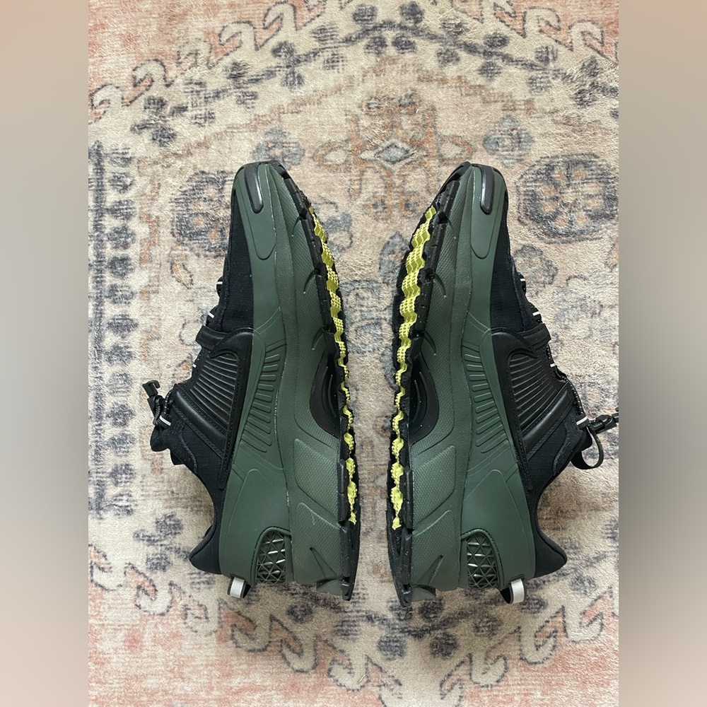 Nike NWOT Black Green Zoom Vomero Roam Outdoor Winterized Sneakers Mens 13 - Picture 3 of 6